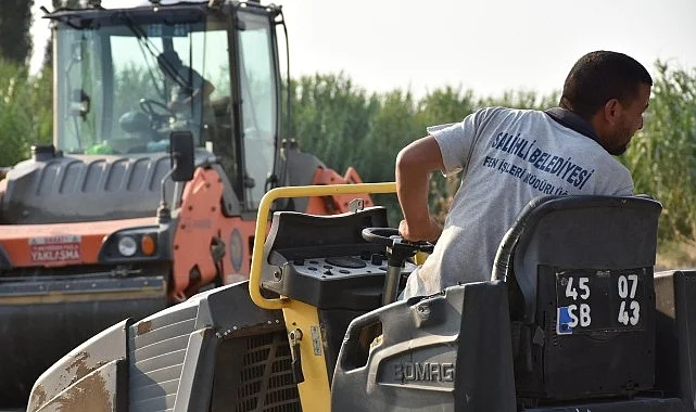 Salihli'de Keli Mahallesi Yolları 2 Bin 250 Ton Asfaltla