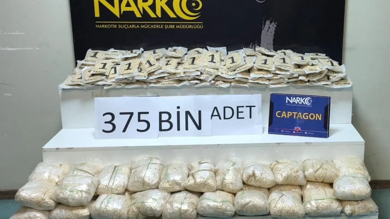 Adana'da Uyuşturucu Operasyonu: 375 Bin Hap Ele.