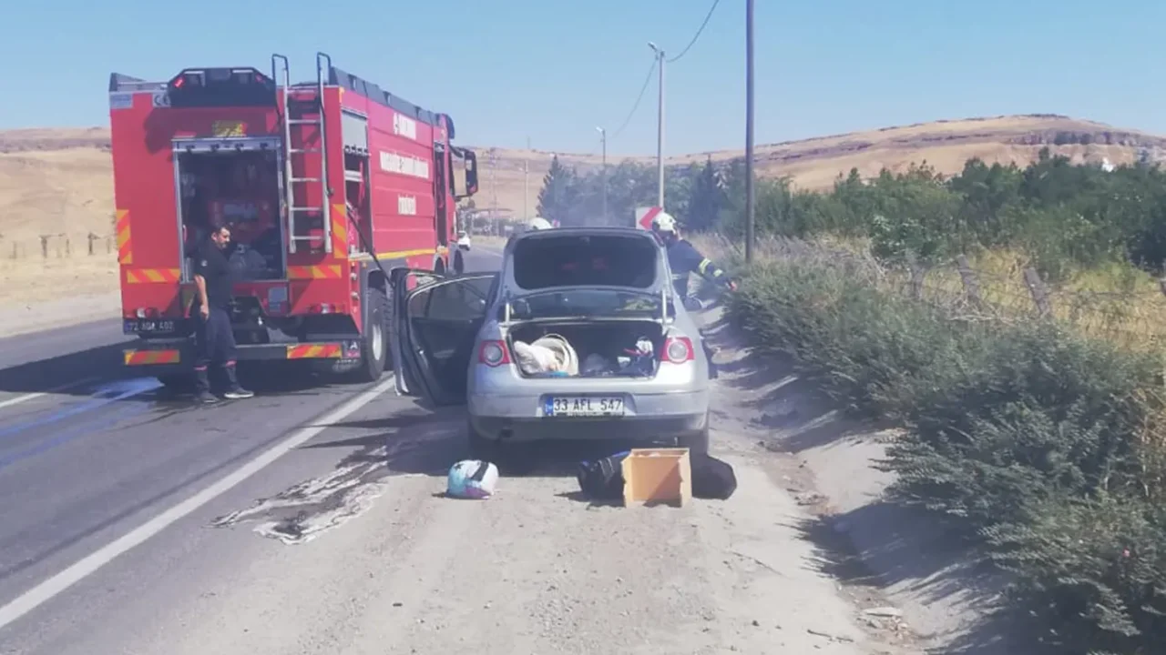 Batman'da seyir halindeki otomobil yandı