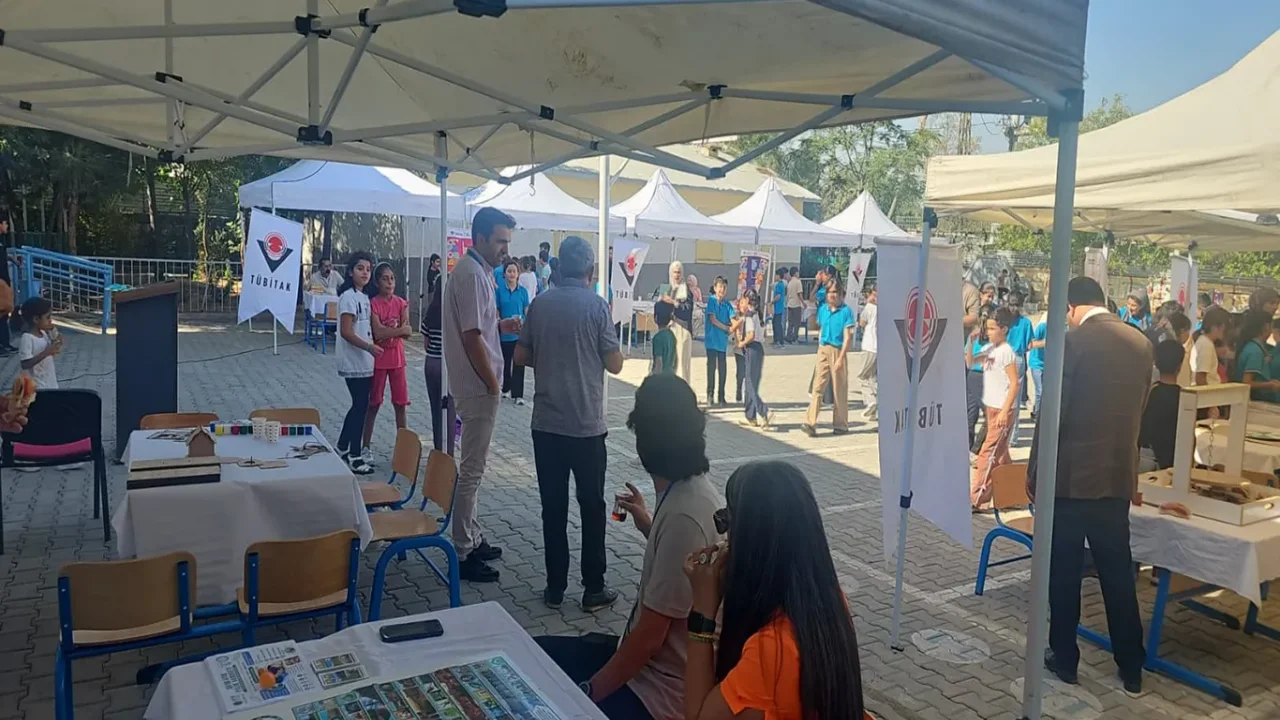Bilim projesi köy okullarındaki öğrencileri.