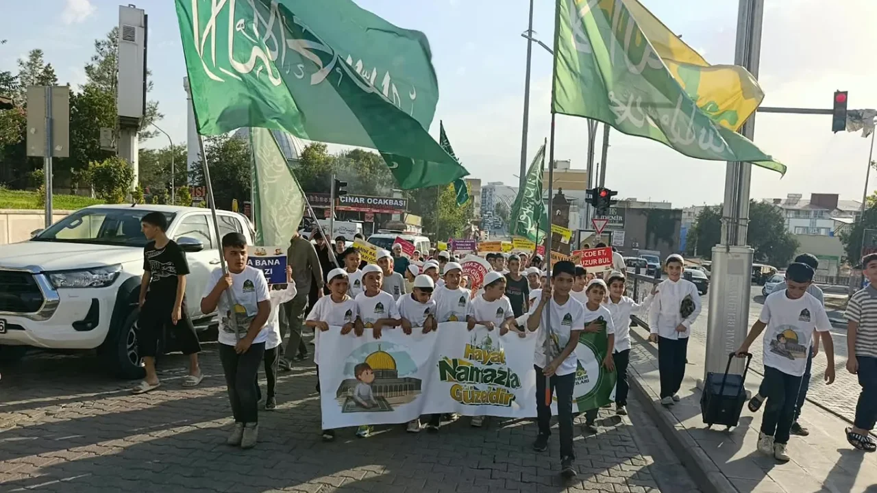 Çınar'da "Hayat Namazla Güzeldir" etkinliği düzenlendi