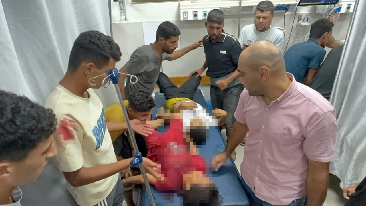 Gazze'de hasarlı bina çöktü: 20 kişi hayatını kaybetti