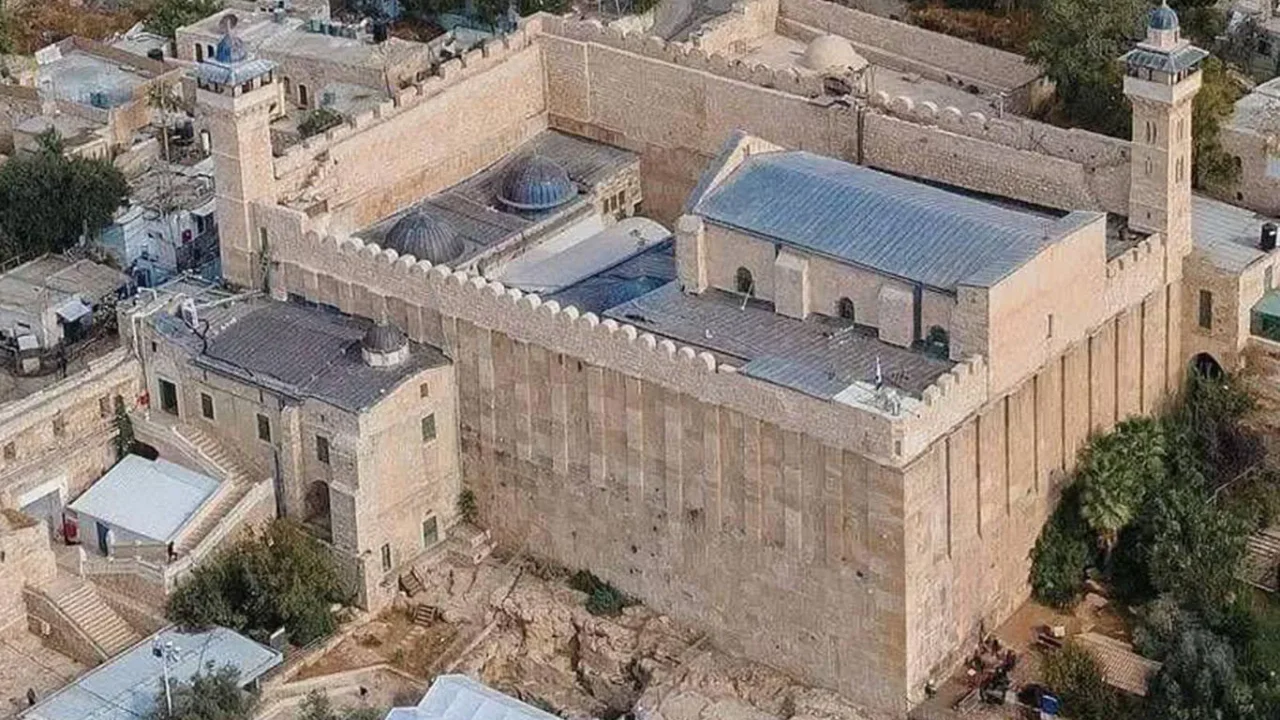 Harem-i İbrahim Camii'nde Ezan Yasağı 90 Günü Aştı