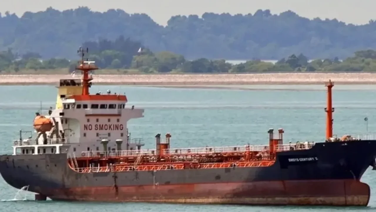 Hürmüz Boğazı'nda tanker krizi: İran gemiye müdahale.