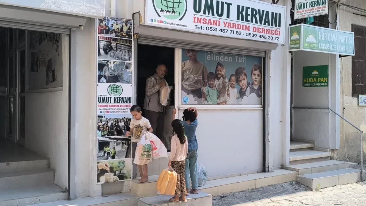 İhtiyaç sahiplerine ekmek desteği ulaştırılıyor