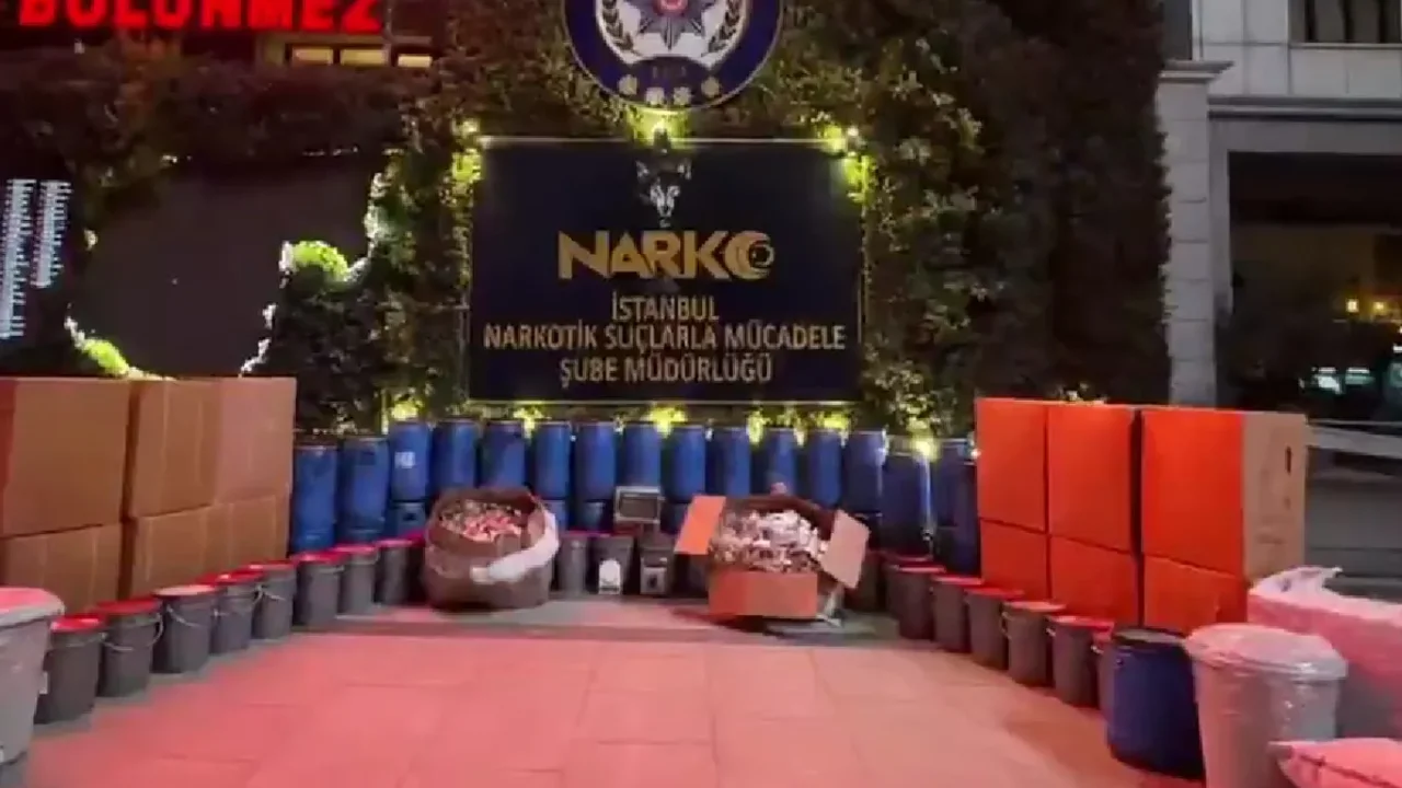 İstanbul'da Uyuşturucu Operasyonu: Tonlarca Madde Ele.