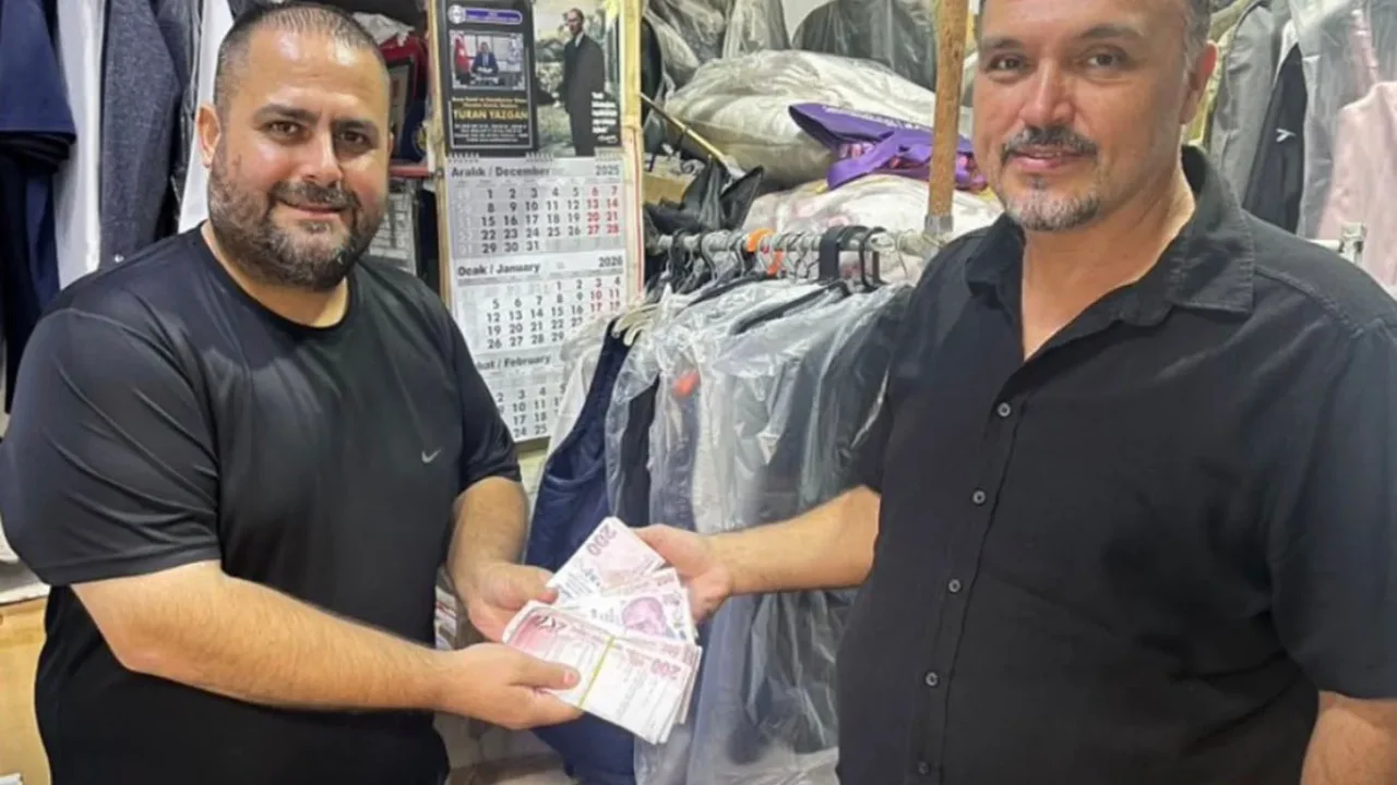 İzmir'de 83 bin liralık emanet sahibine ulaştırıldı