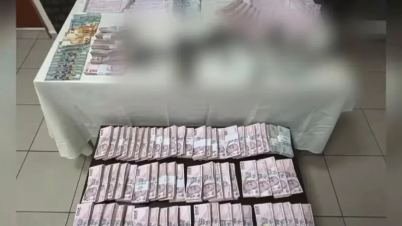 İzmir'de tefecilik operasyonu: 10 gözaltı