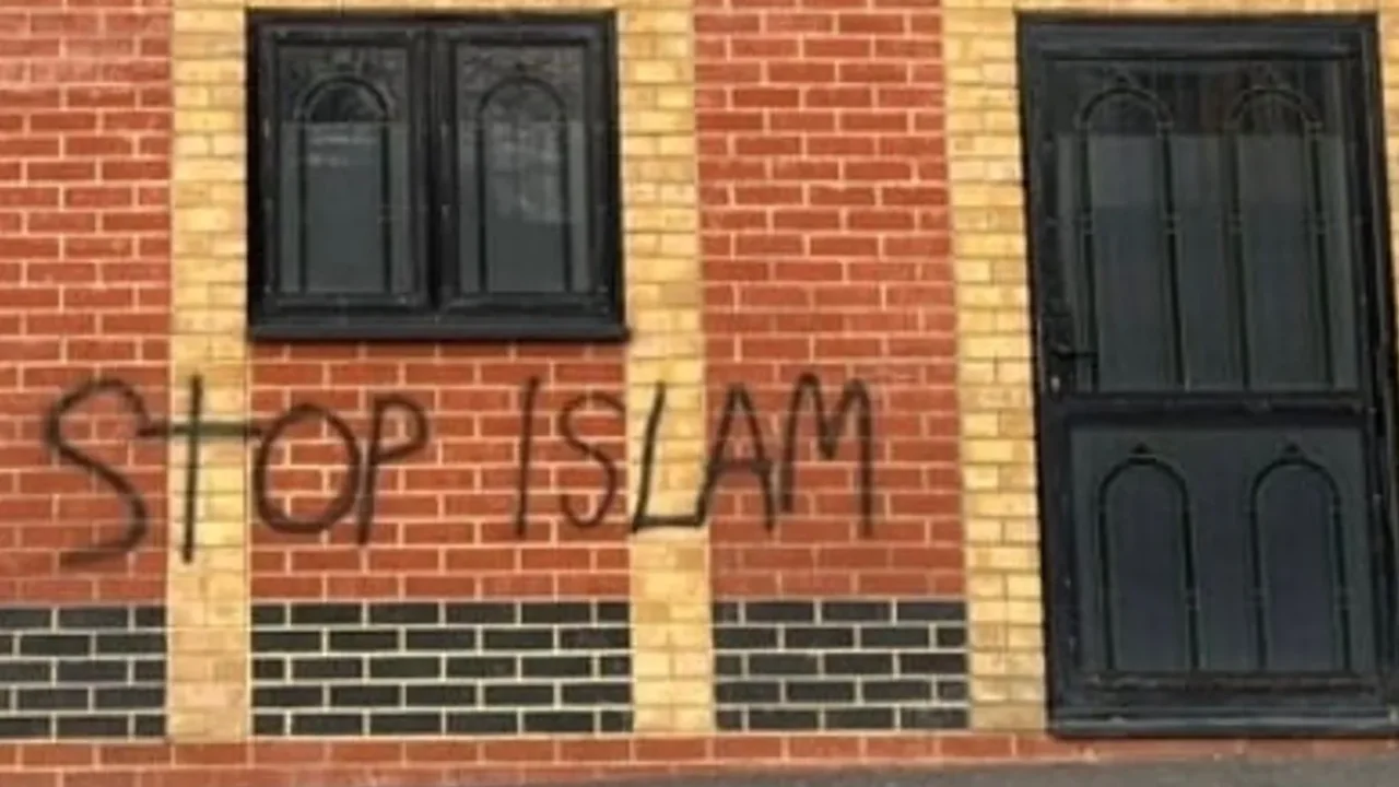 Londra'da camilere saldıran şüpheli hakkında dava.