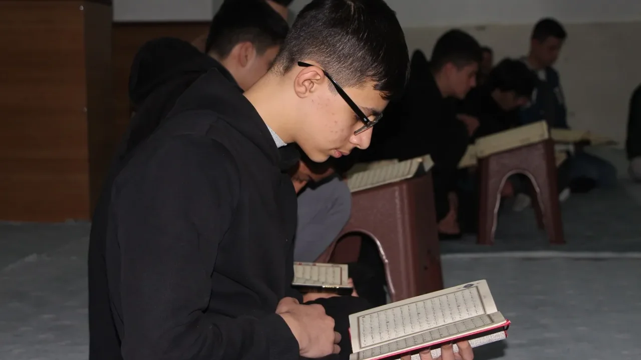 Manevi eğitim çocuklar için büyük önem taşıyor