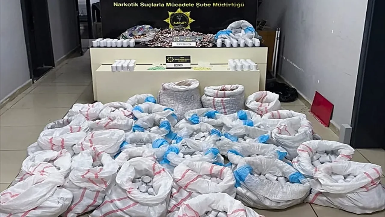 Mersin'de sentetik hap operasyonu: 4 kişi yakalandı