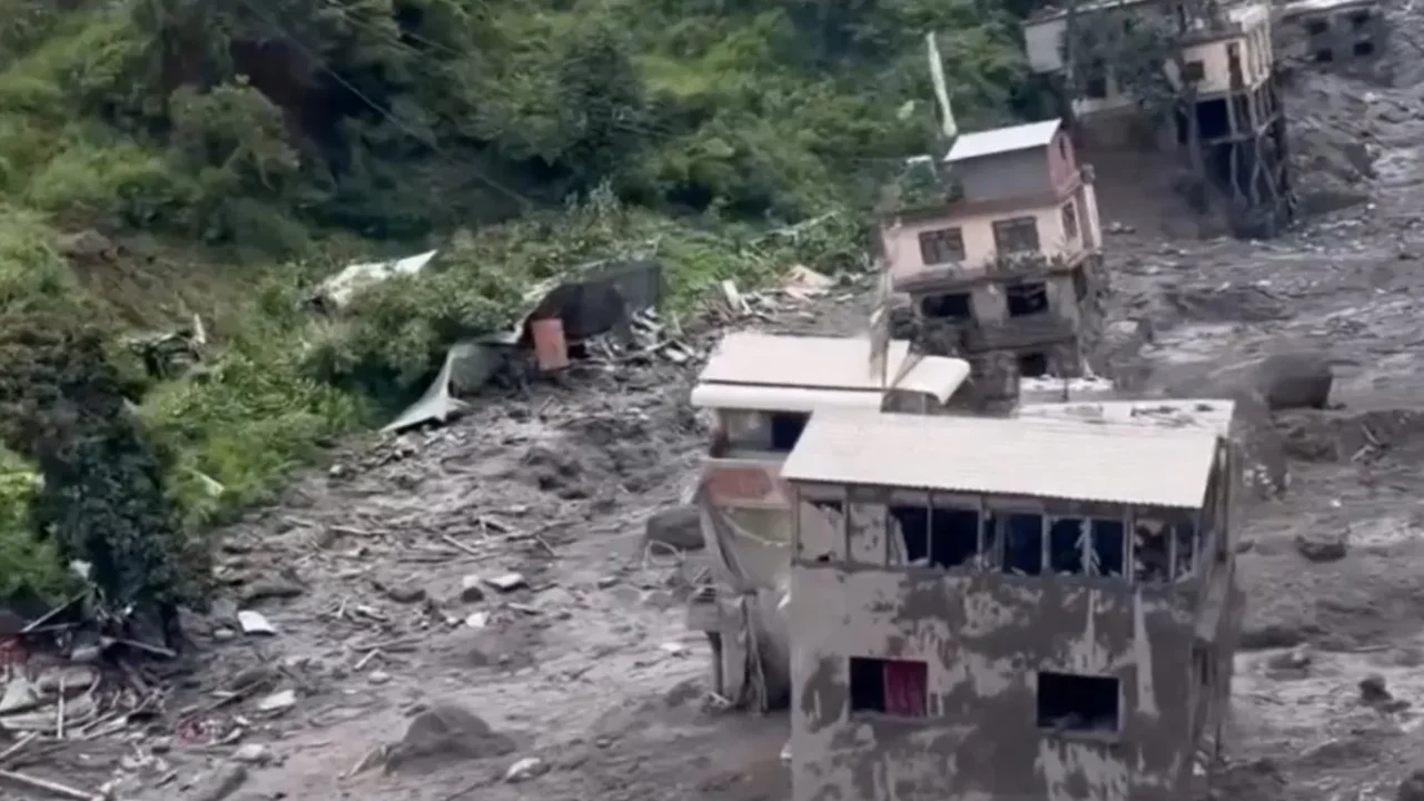 Nepal'deki sel felaketinde ölü sayısı 1403'e yükseldi