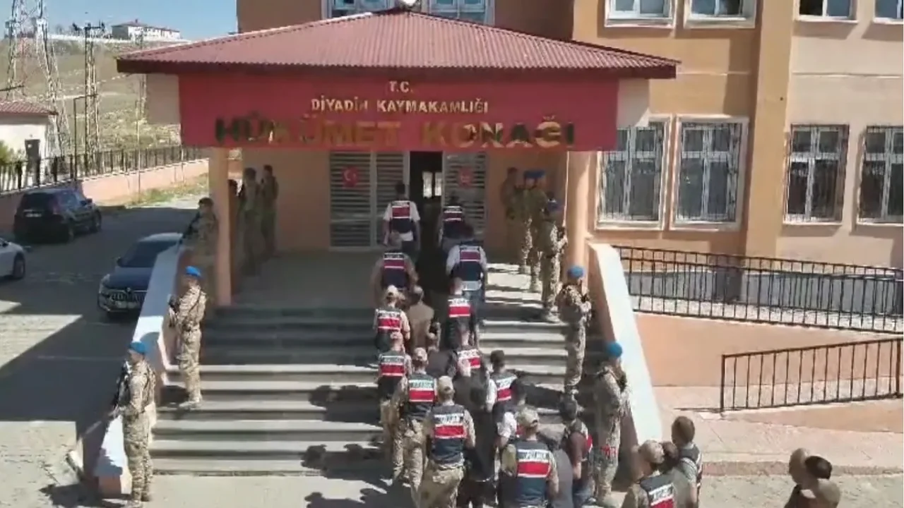 Organize suç örgütlerine 8 ilde büyük darbe indirdi
