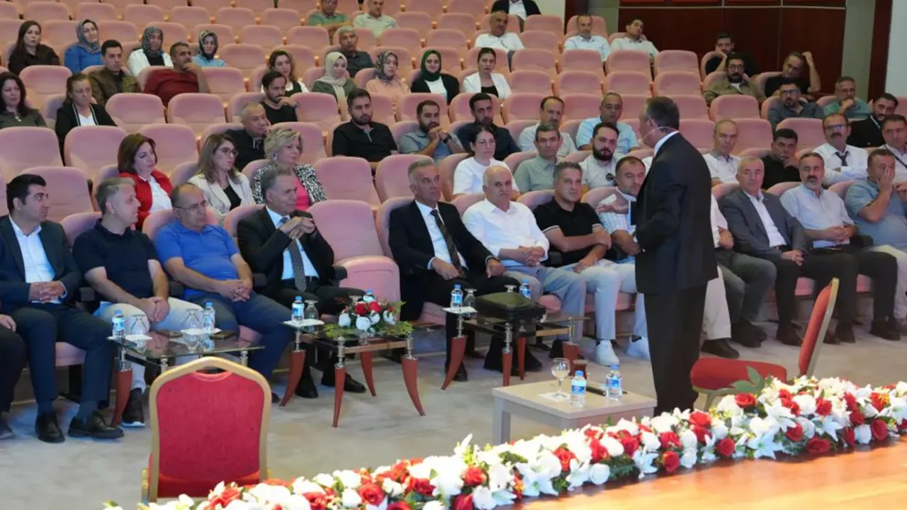 Protokol eğitimi yöneticilere yeni vizyon katıyor