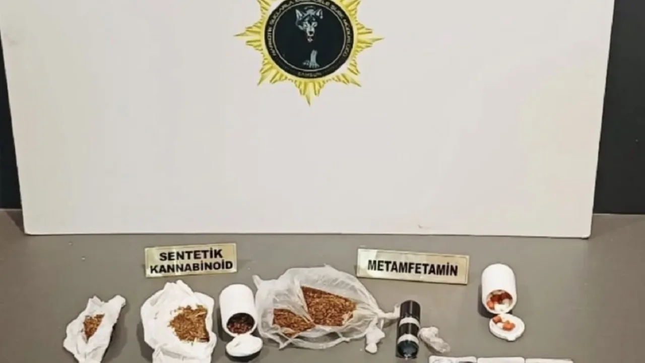 Samsun'da Uyuşturucu Operasyonuyla 8 Bin Hap Yakalandı