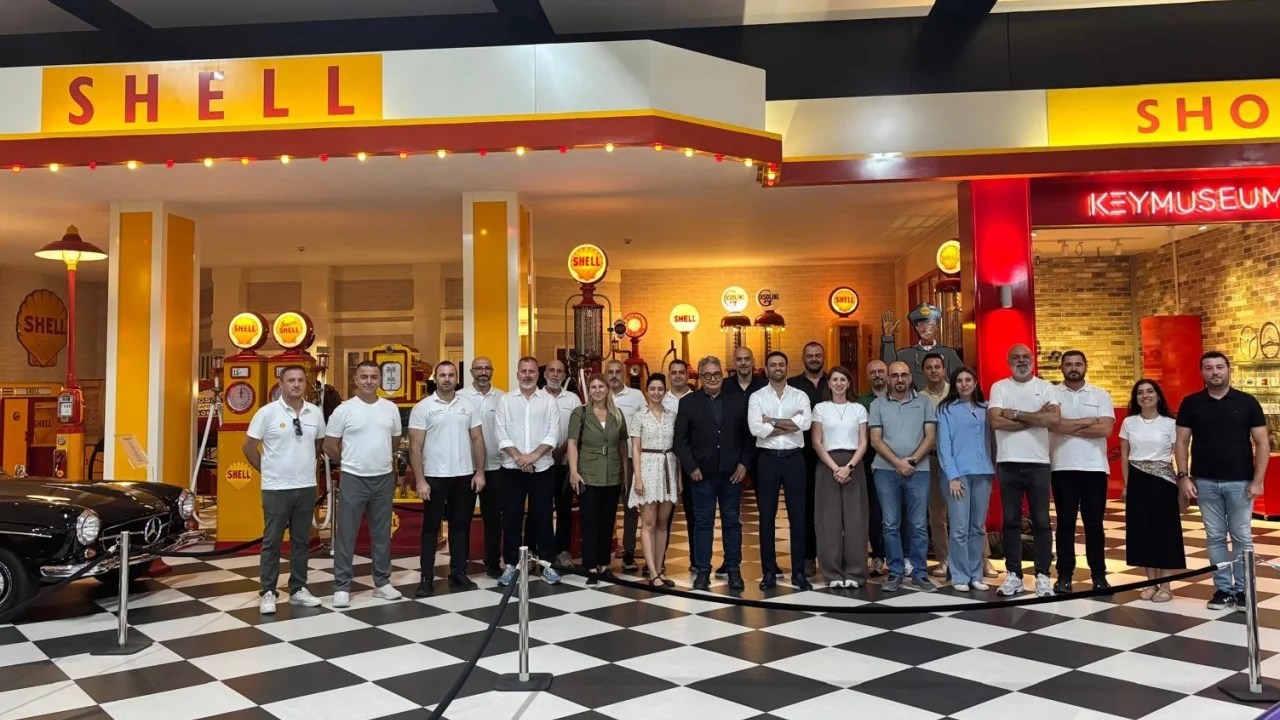 Shell&Turcas Yağlar, Ege'de Otomotiv Tarihini Yaşatıyor