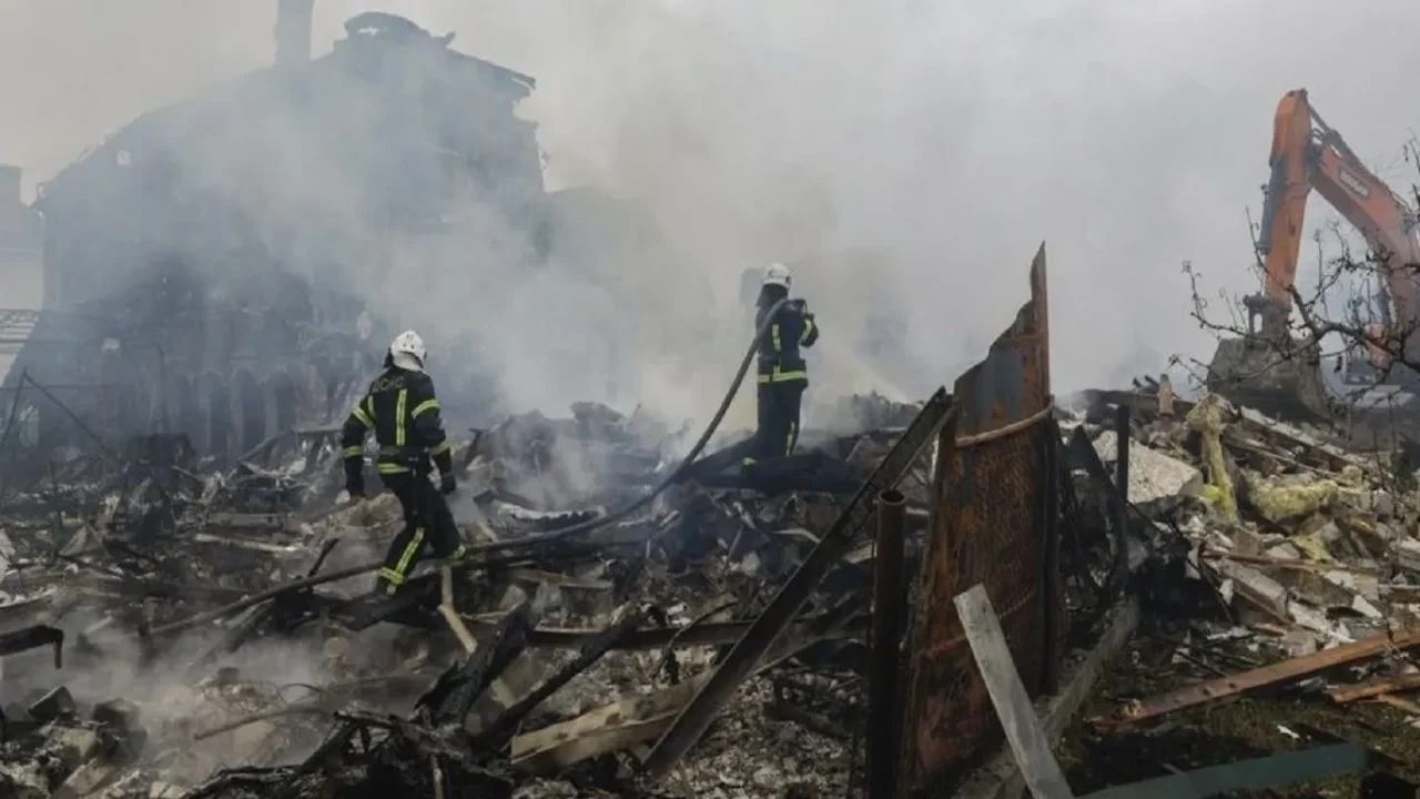 Ukrayna, Rusya'nın gece saldırısında 157 SİHA ve 16 füze kullandığını açıkladı