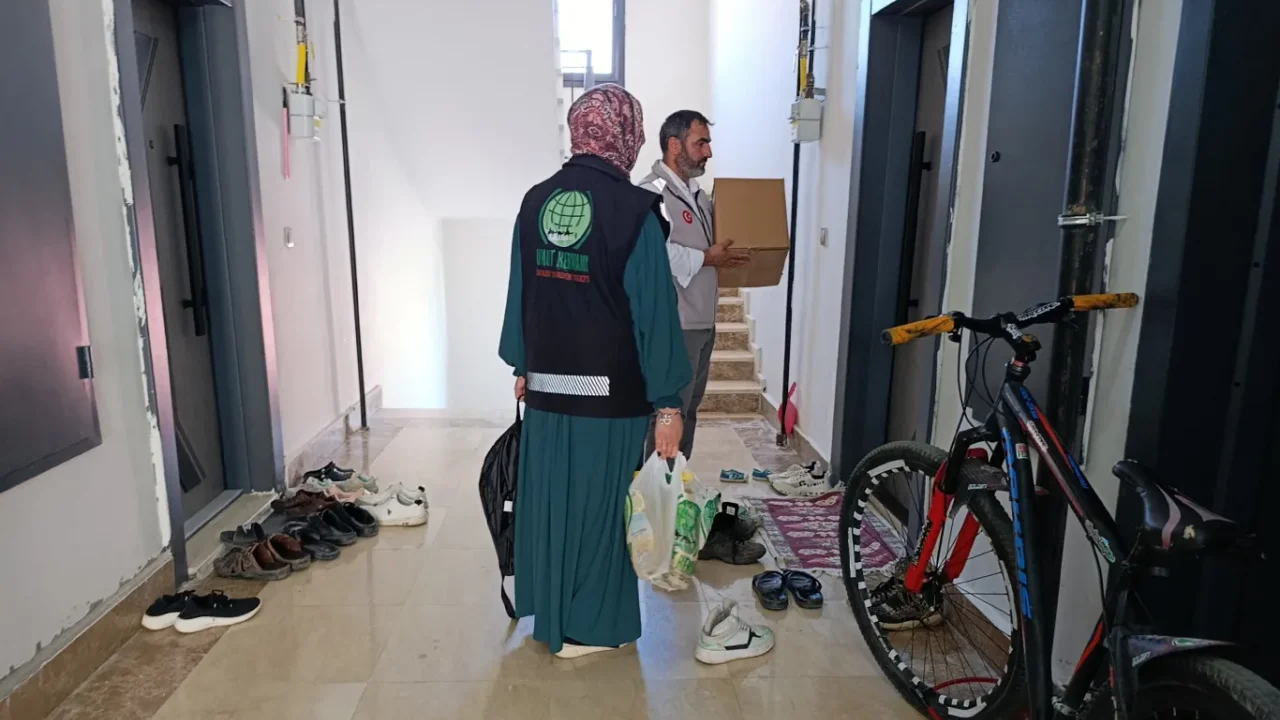 Umut Kervanı Malatya Gıda Yardımlarını Artırıyor