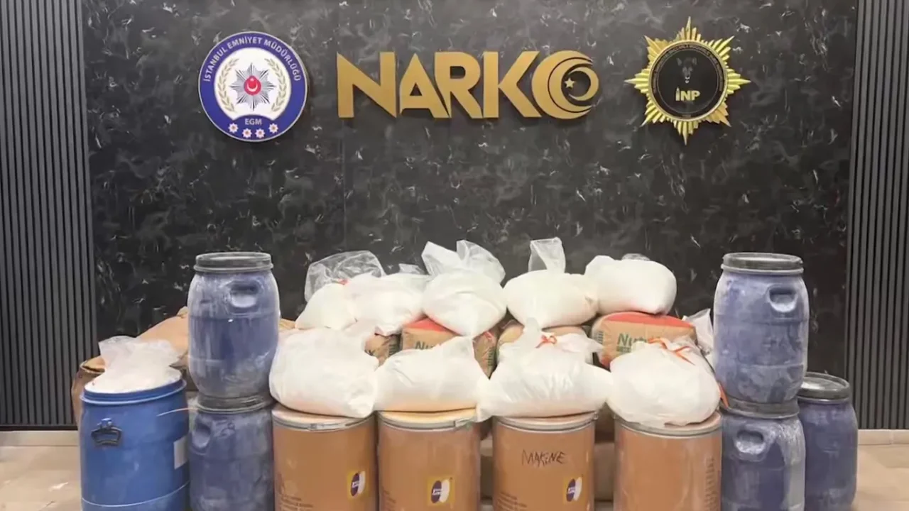 Uyuşturucu operasyonu kapsamında 297 kilo madde ele.